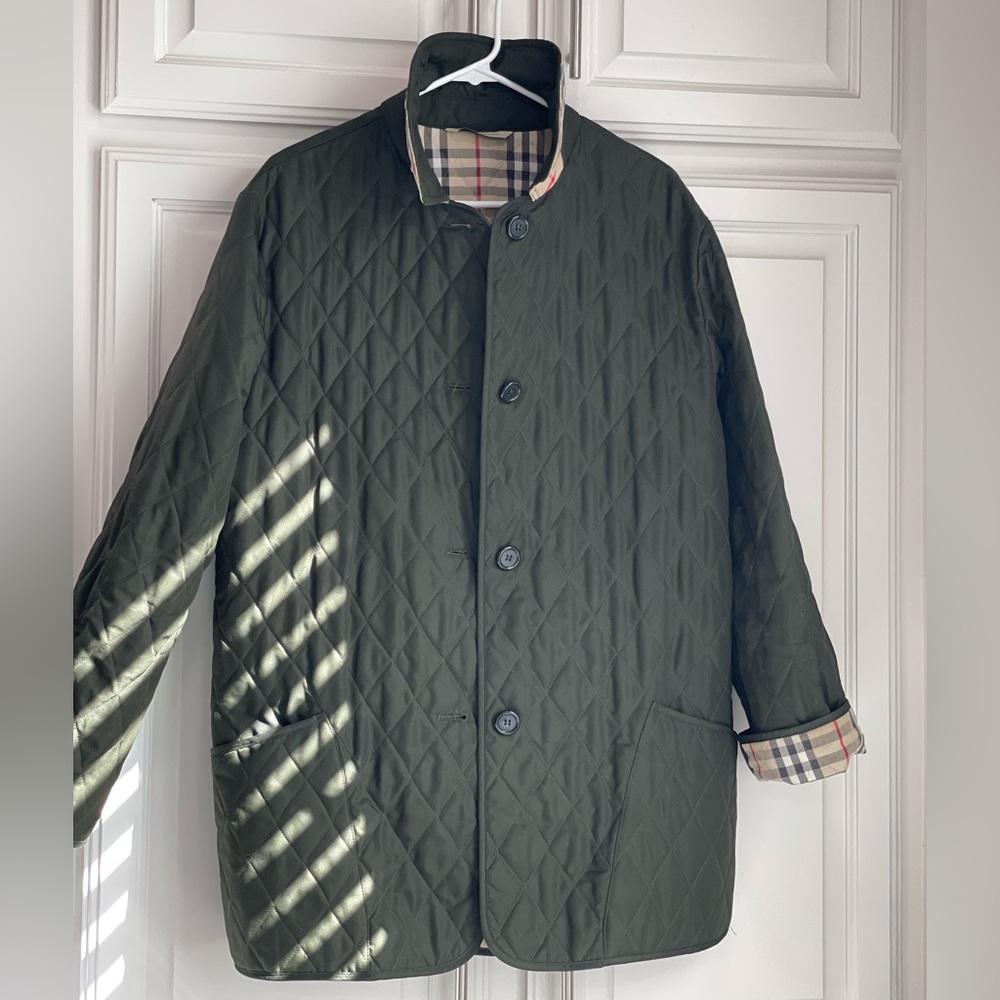 Quilted Burberry jacket. Dark green.